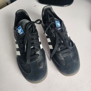 Black Adidas Samba 6.5